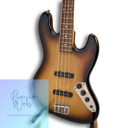 Squier fender jazz bass - by,