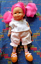 IB1 / DOUDOU POUPEE COROLLE DOLLIES CHEVEU ROSE FLUO 40 CM  TBE