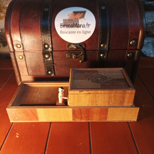 Ancien distributeur - , de