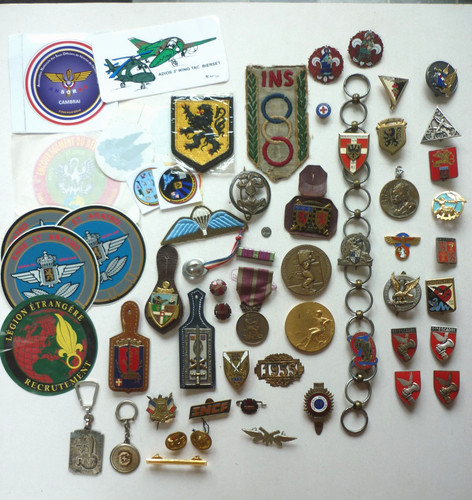 Lot divers insignes métal - de,