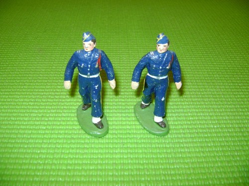 Quiralu lot officiers - lot, 2