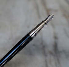 STYLO PLUME S.T. DUPONT LIGNE