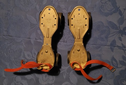 Ancienne paire patins a - de,