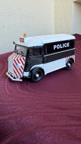 Fourgon car police - fourgon, de