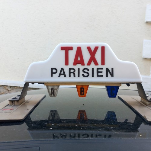 Taxi parisien enseigne - -,