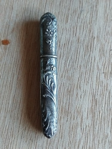 Ancien porte aiguille - porte, argent