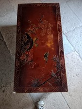 Table basse de salon ancienne à restaurer à certains endroits