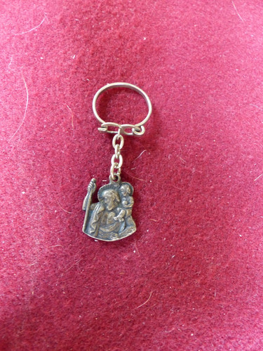 Porte clé métallique saint - porte, :