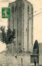 Carte LOUDUN Le Donjon Le Facteur et sa sacoche