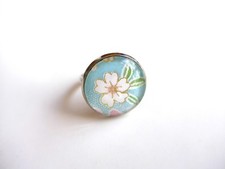 Bague ronde au motif fleur