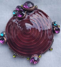 BROCHE RONDE MARQUE TARATATA