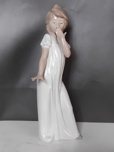 Figurine porcelaine lladro - porcelaine, nao
