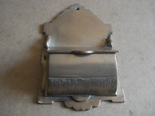 OBJET DE POILU  - PORTE-ALLUMETTES MURAL.