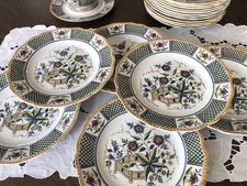 6 anciennes assiettes plates