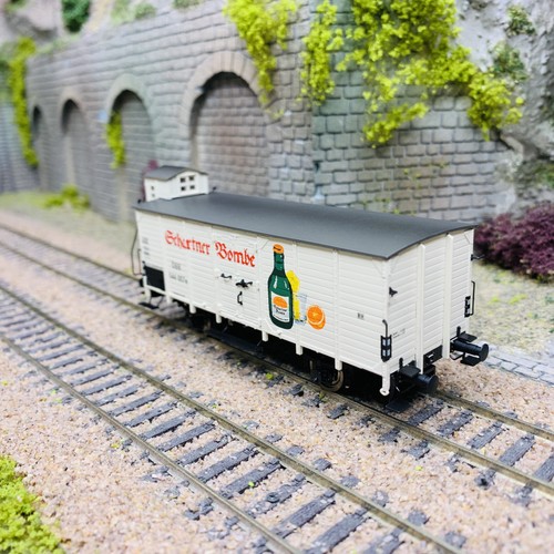 Wagon marchandises couvert - marchandises,