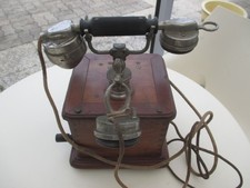 TÉLÉPHONE ANCIEN. MODÉLE