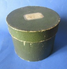 petit BOITE A CHAPEAU DE