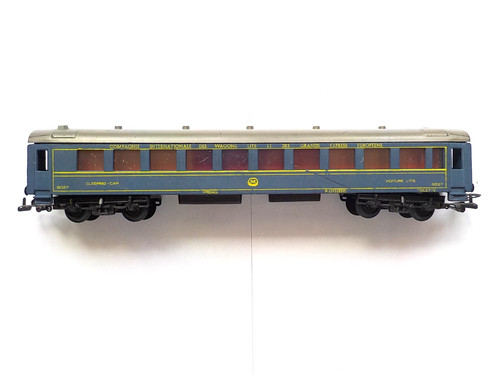 Voiture troby voyageurs - troby,
