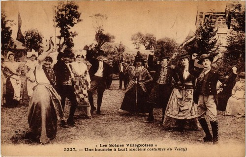 Cpa les scenes - les, villageoises