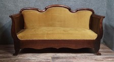Canapé ancien en noyer massif