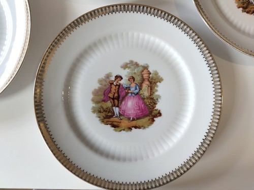 Lot 6 assiettes - -,