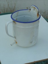 Pot à lavement en tôle