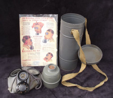 Guerre 39/45 Boit masque a gaz 1939 et Affiche Ministère de la Défense Nationale