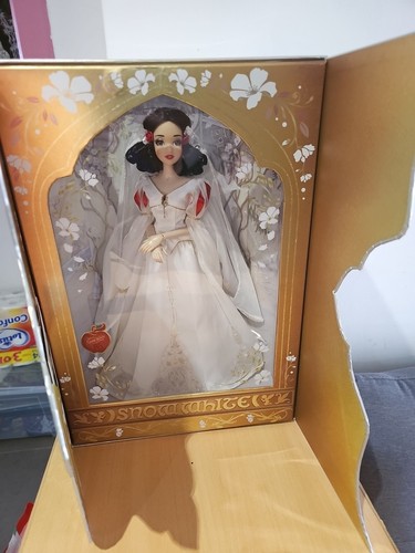 Poupée blanche neige - poupée,