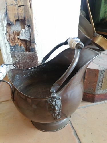 Ancien seau charbon en - ancien, à