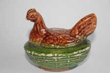 Ancienne tirelire à casser Poule couveuse faïence (45623)