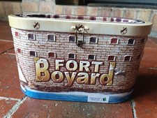 Tirelire en métal Fort Boyard. Boîte à galettes Charentaises