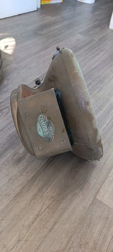 Ancien gros phare projecteur