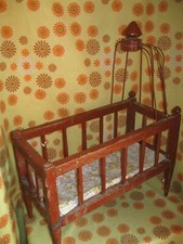 Vintage 50s Ancien LIT de POUPÉE POUPON en BOIS 51x24cm Mobilier Meuble Maison