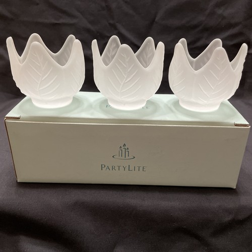 Partylite frosted lotus - partylite:,