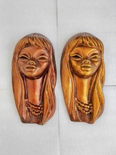 Paire de bustes muraux Art