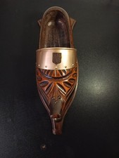 Sabot mural en bois  a suspendre avec socle.