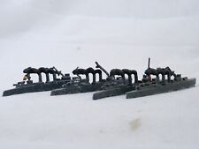 lot de 4 bateaux en plomb  années 20/30 longueur de 11 cm