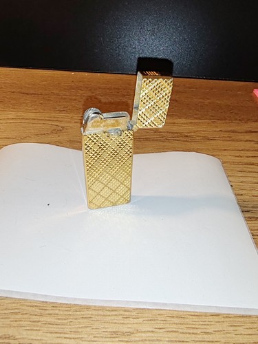 Jolis ancien briquet femme - jolis,