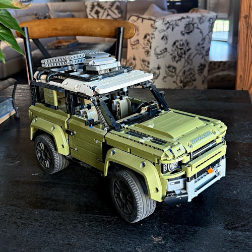 Lego technic 42110 land rover - land,