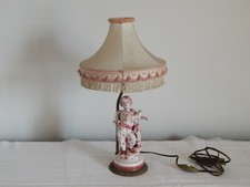 ANCIENNE LAMPE Chevet Porcelaine à Décor de Femme Chien Oiseau Abat-Jour Tissu 