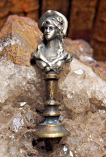 sceau  en bronze argenté  19em  " marie antoinette sous la révolution "