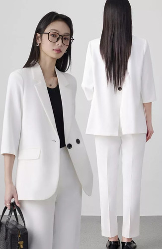 Tailleur femme élégant - tailleur,