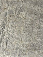 Grand dessus de lit ancien brodé aux armes comtales XVIIIe/XIXe Siècle Noblesse