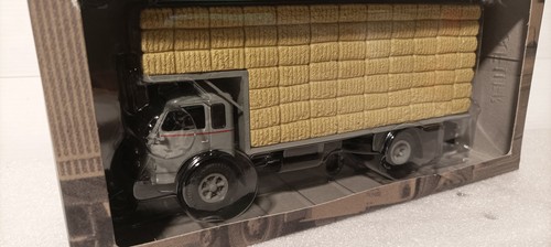 Renault faineant r 4220 - 1/43,