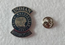 pin's pin métal  sigle logo
