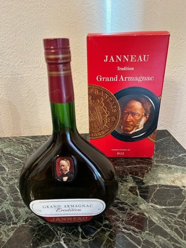 Bouteille factice armagnac