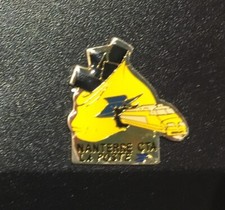 PIN'S LAPEL PIN PINS TRAIN SNCF TGV JAUNE LA POSTE NANTERRE CTA RARE
