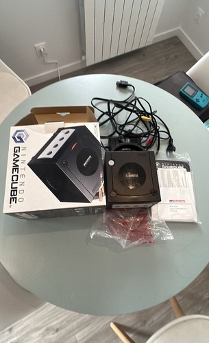 Nintendo gamecube console - nintendo,