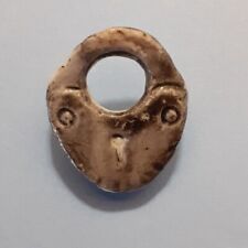 FEVE 1ère époque Allemande Beau  CADENAS GRIS porcelaine émail D. 2 x 2 CM