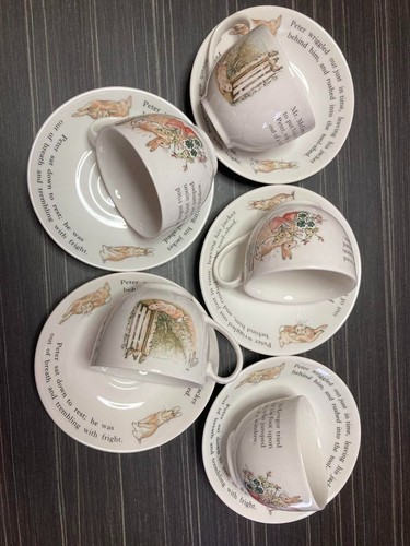 Lot tasses et soucoupes - 5,